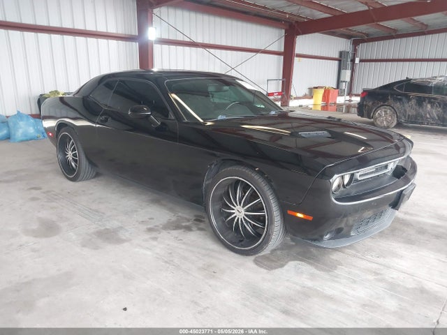Salvage Dodge Challenger Image