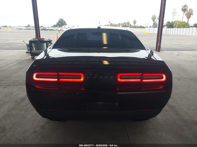 Dodge Challenger Sxt
