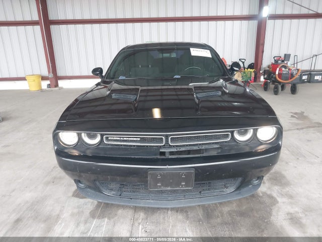 Dodge Challenger Sxt