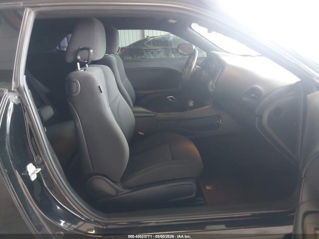 Dodge Challenger Sxt