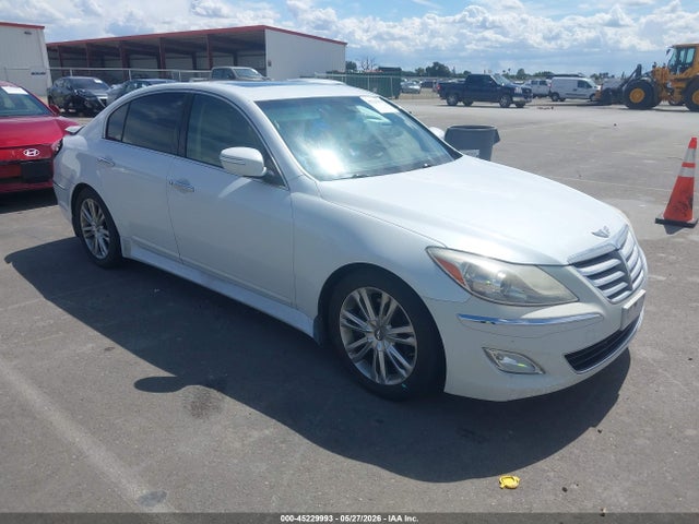 Salvage Hyundai Genesis Image