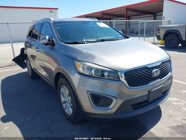 Salvage Kia Sorento Image