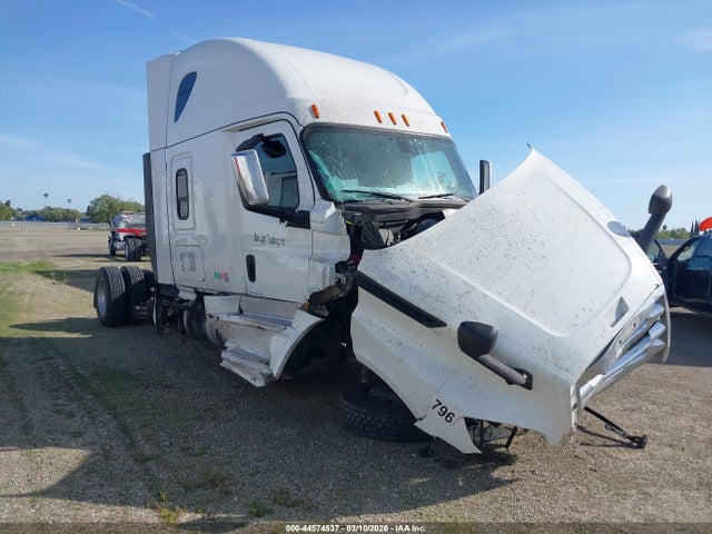 Salvage Freightliner New Cascadia 126 Image