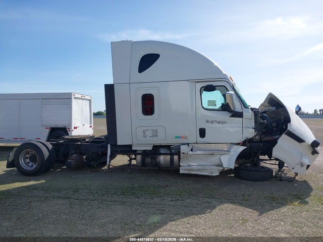 Freightliner New Cascadia 126