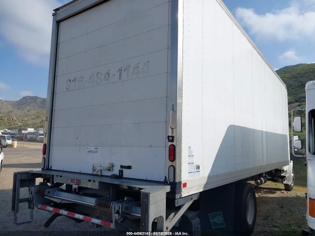 Freightliner M2 106