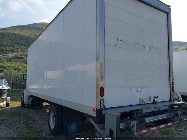 Freightliner M2 106