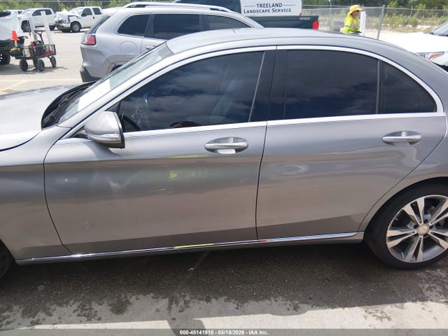 Mercedes-Benz C-Class Luxury