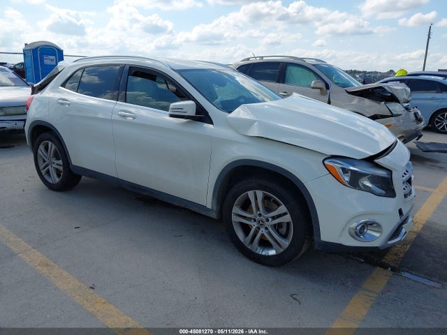 Salvage Mercedes-Benz GLA Image