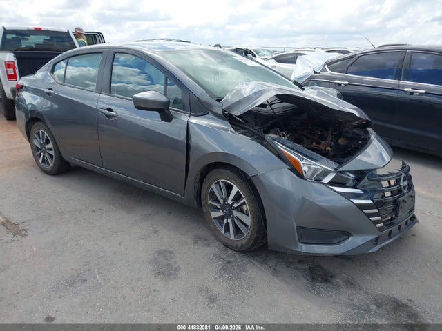 Salvage Nissan Versa Image