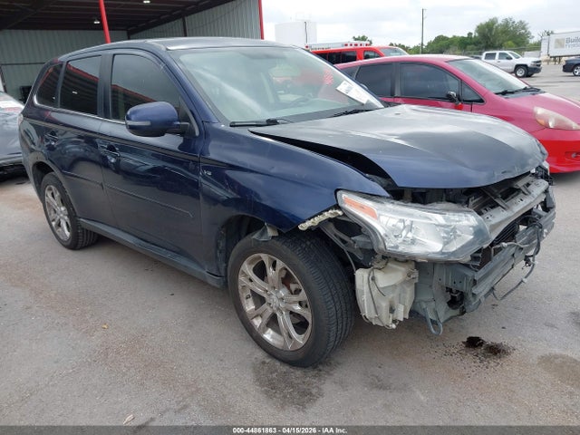 Salvage Mitsubishi Outlander Image