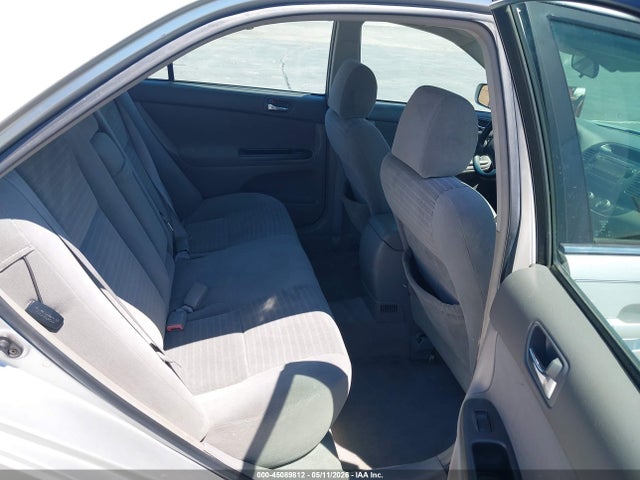 Toyota Camry Le V6