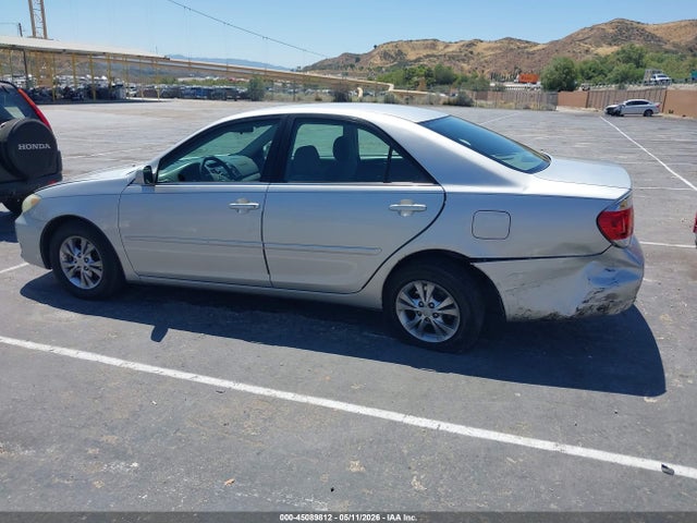 Toyota Camry Le V6