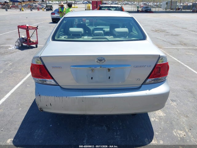 Toyota Camry Le V6