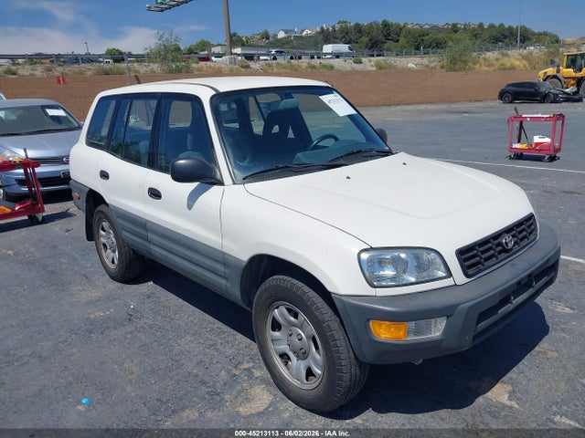 Salvage Toyota RAV4 Image