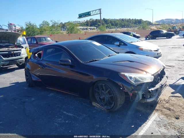 Salvage Hyundai Genesis Image