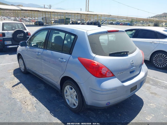 Nissan Versa 1.8s
