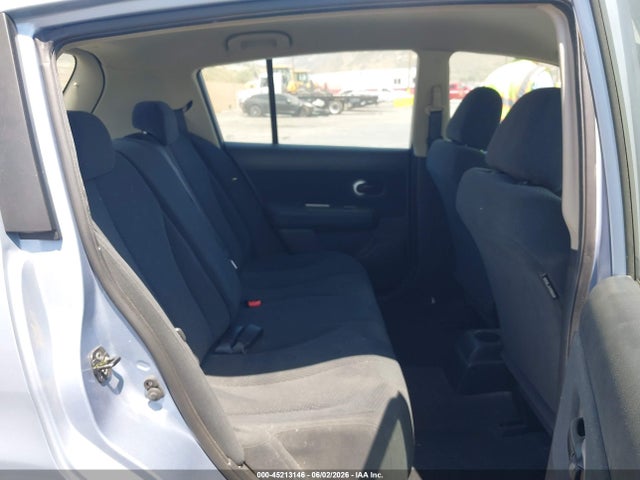 Nissan Versa 1.8s