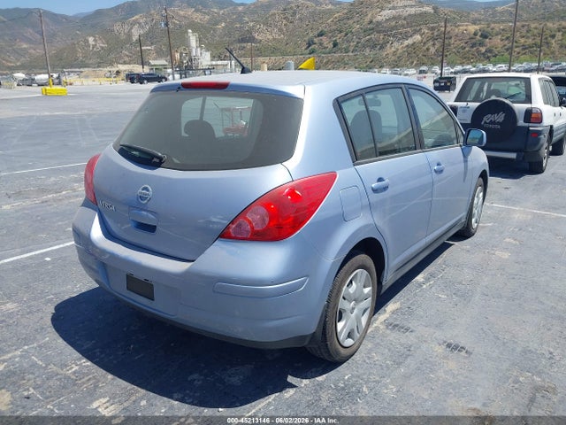 Nissan Versa 1.8s