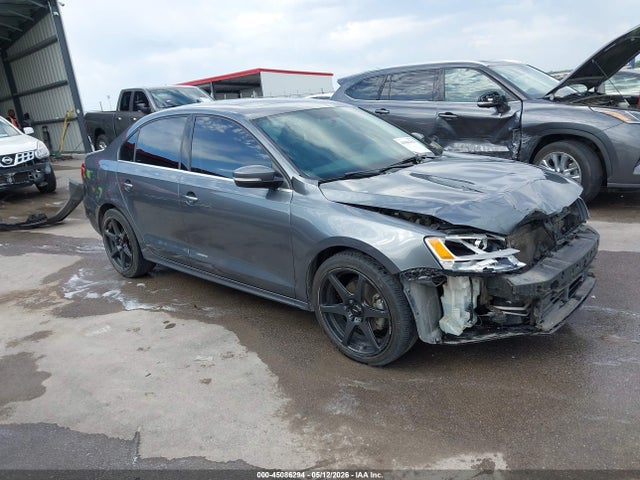 Salvage Volkswagen Jetta Image