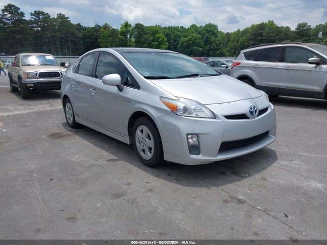 Salvage Toyota Prius Image