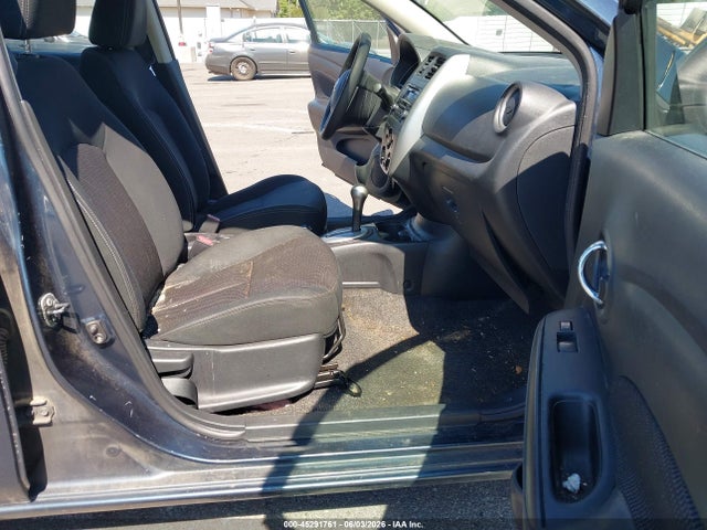 Nissan Versa