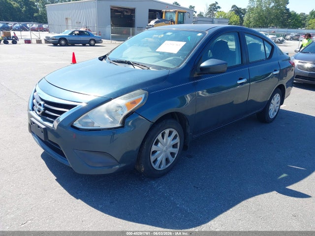 Nissan Versa