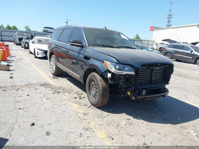 Salvage Lincoln Navigator Image
