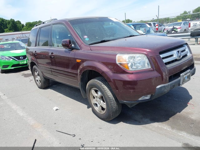 Salvage Honda Pilot Image