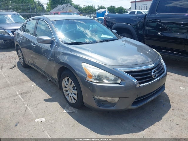 Salvage Nissan Altima Image