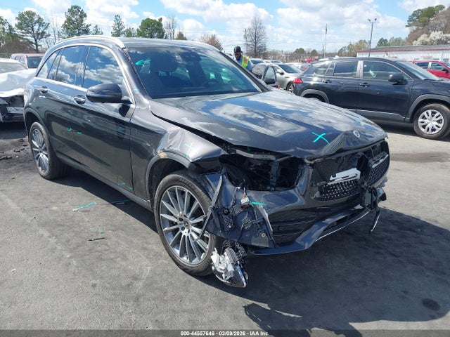 Salvage Mercedes-Benz GLC Image