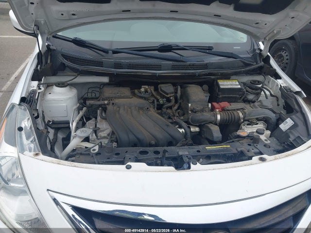 Nissan Versa 1.6 S+