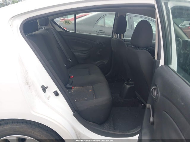Nissan Versa 1.6 S+