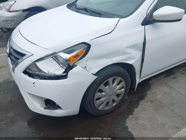 Nissan Versa 1.6 S+
