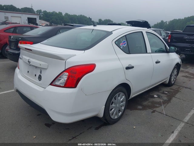 Nissan Versa 1.6 S+