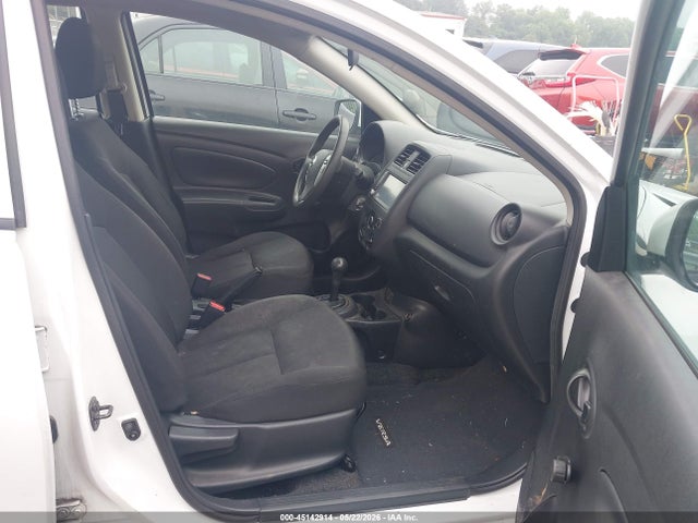 Nissan Versa 1.6 S+