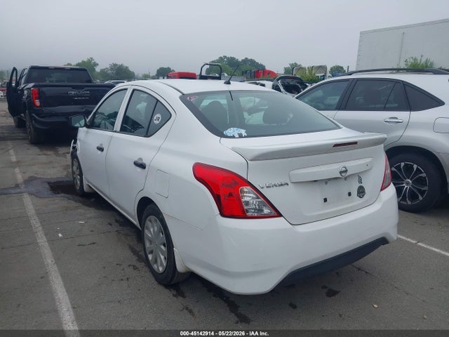 Nissan Versa 1.6 S+