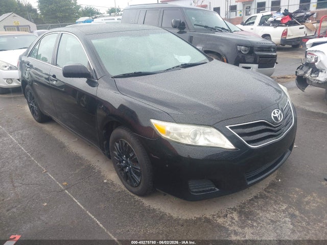 Salvage Toyota Camry Image