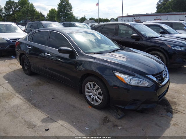 Salvage Nissan Altima Image