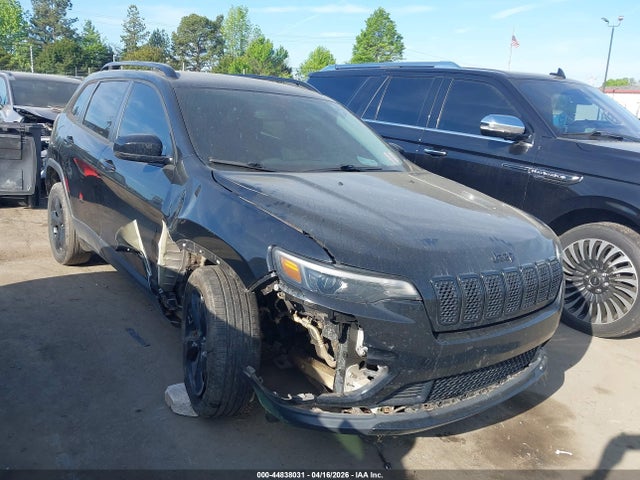 Salvage Jeep Cherokee Image