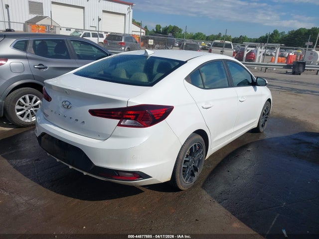 Hyundai ELANTRA Sel