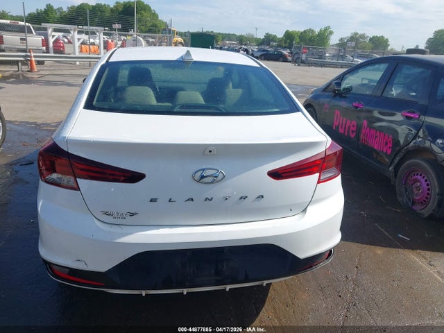 Hyundai ELANTRA Sel