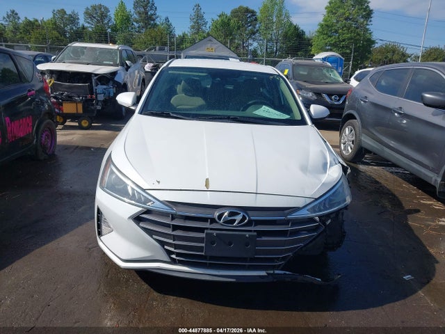 Hyundai ELANTRA Sel