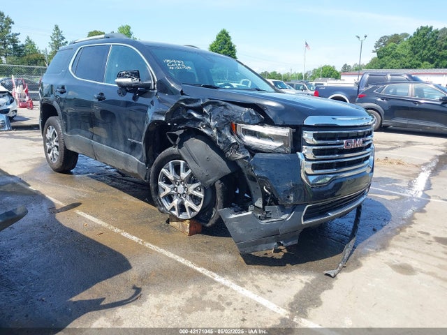 Salvage GMC Acadia Image