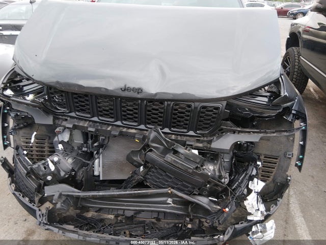 Jeep Grand Cherokee Altitude X 4x4