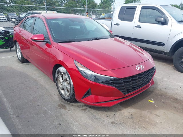 Salvage Hyundai ELANTRA Image