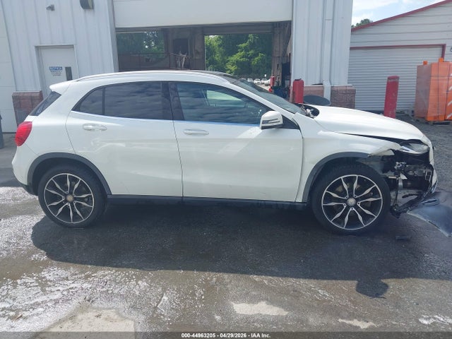 Mercedes-Benz GLA 4matic