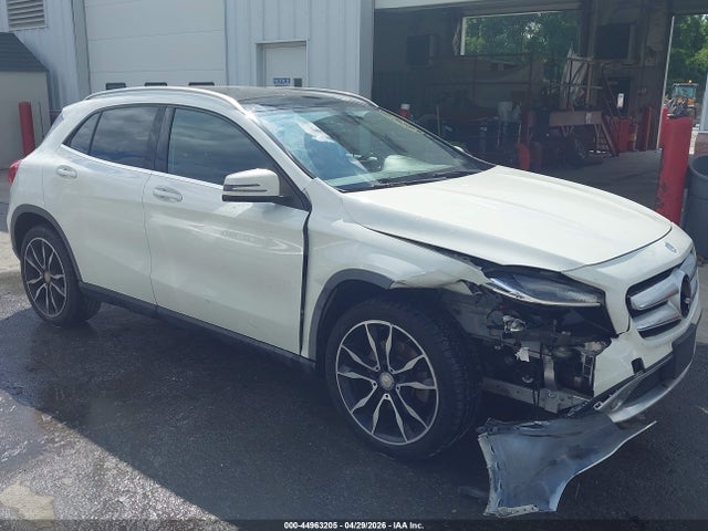 Salvage Mercedes-Benz GLA Image