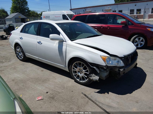 Salvage Toyota Avalon Image