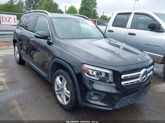 Salvage Mercedes-Benz GLB Image
