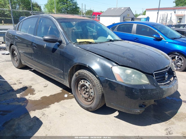Salvage Nissan Altima Image
